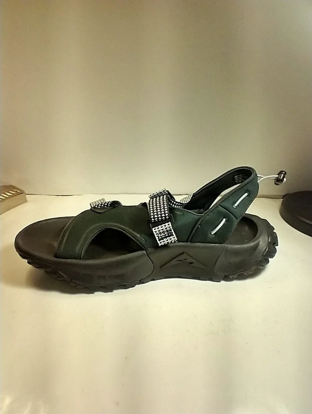 Nike Trail Oneonta Black Pure Platinum Sandals Shoes Men's sz 11 (DJ6604-001).